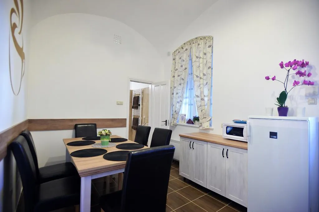 Foter Apartman 埃格尔
